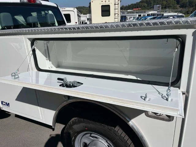 New 2027 Oxford White Ford F-350® XL image 13
