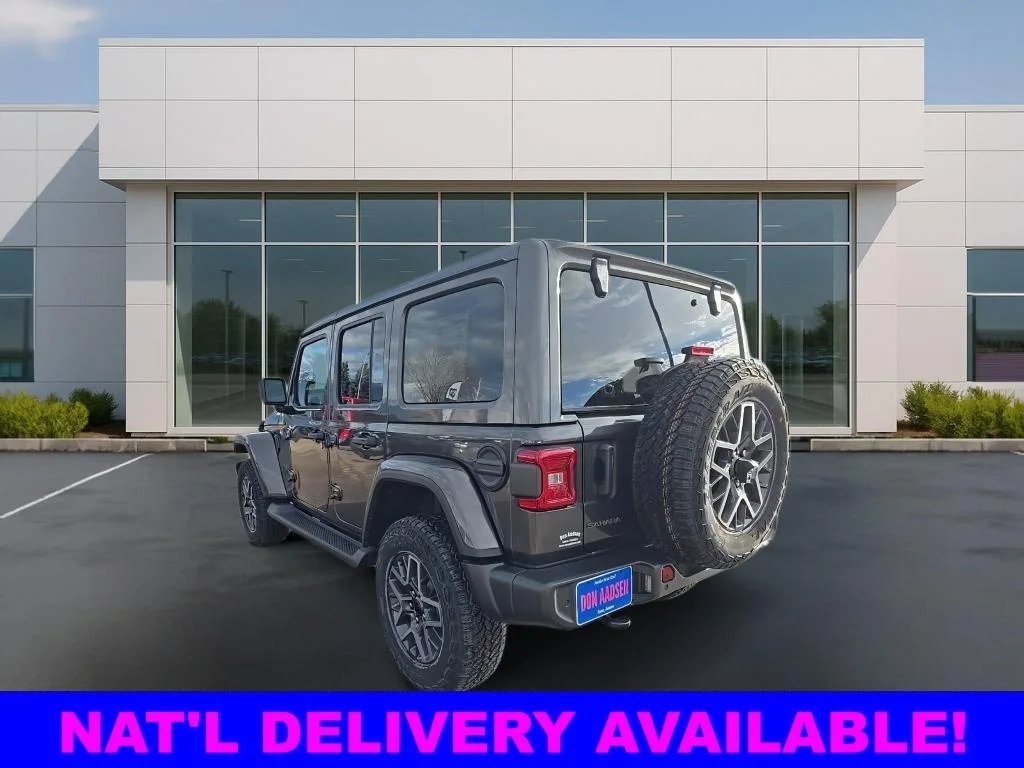 New 2025 Granite Crystal Metallic Clear-Coat Exterior Paint Jeep Sahara image 3