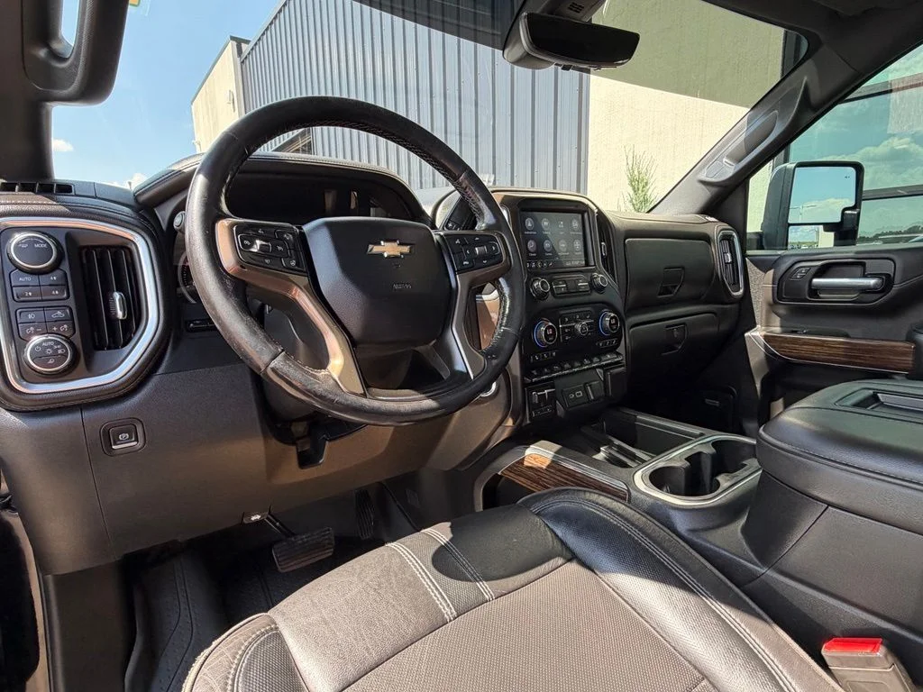 Used 2020 Black Chevrolet High Country image 11