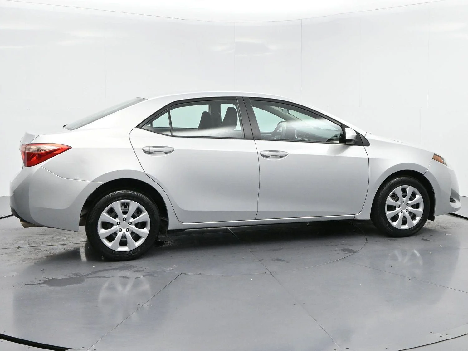 Used 2019 Classic Silver Metallic Toyota LE image 8