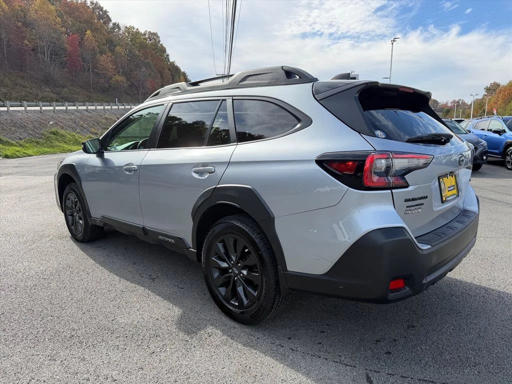 Used 2023 Silver Subaru Onyx Edition image 5