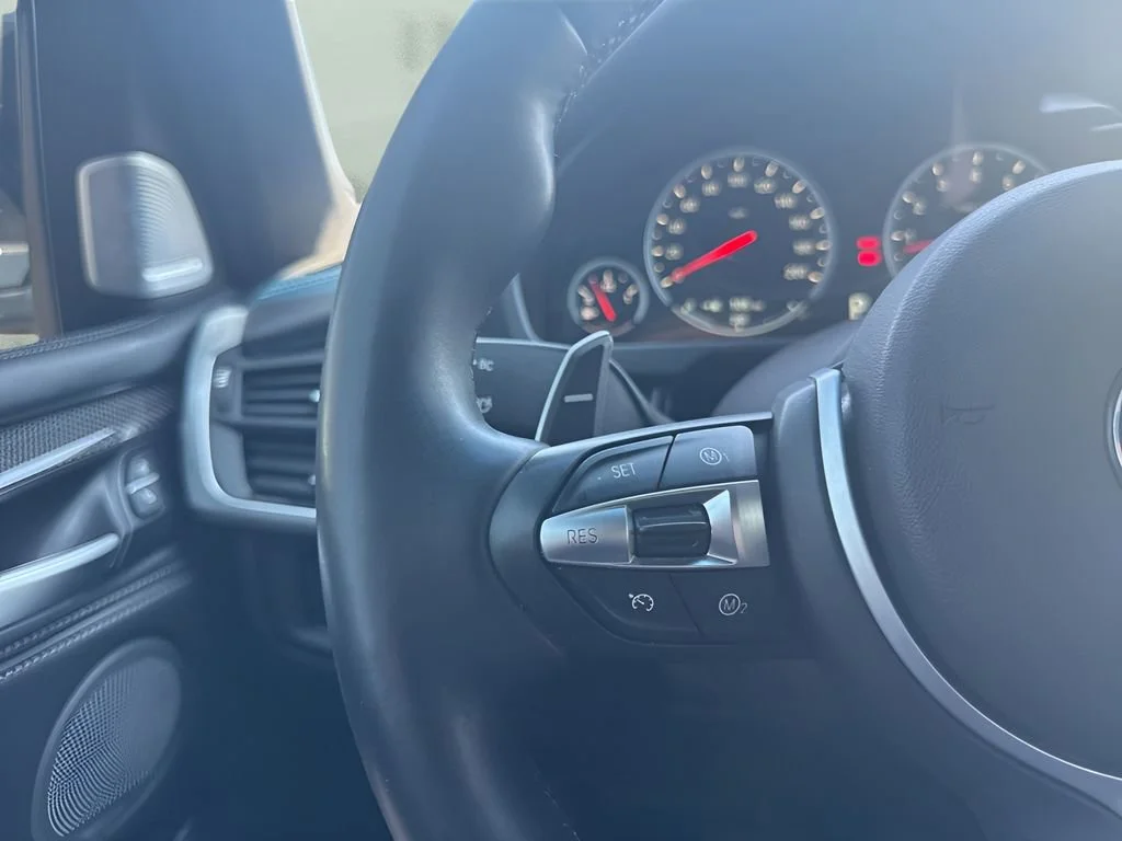 Used 2018  BMW  image 15
