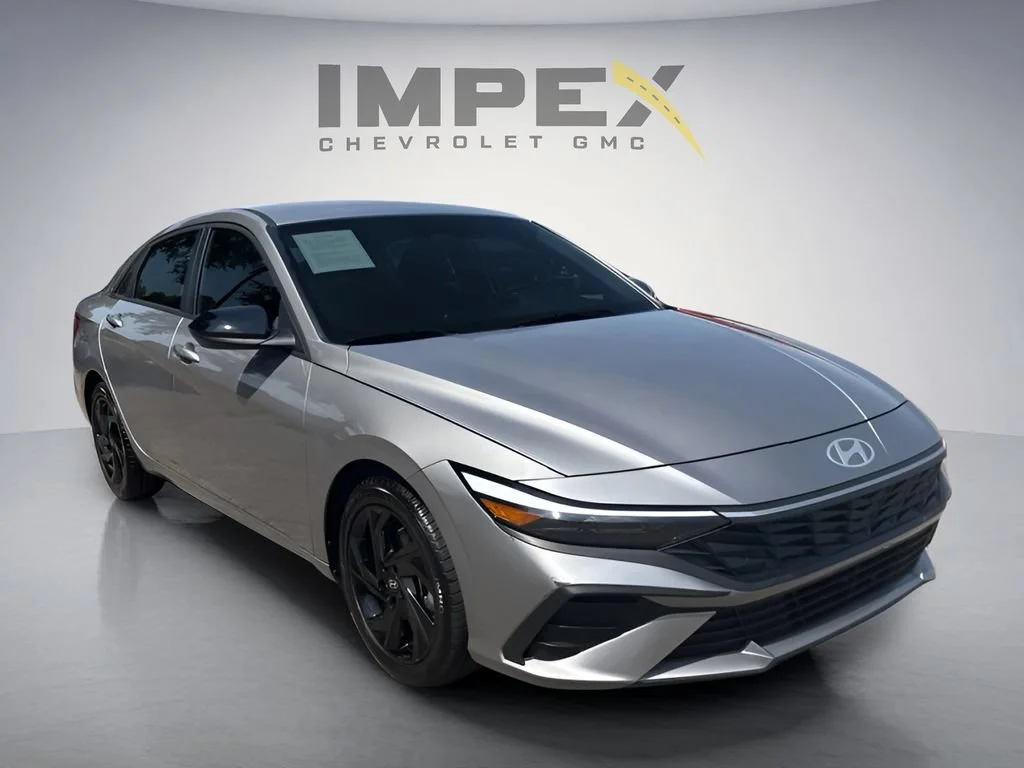Used 2026 Silver Hyundai SEL Sport image 7