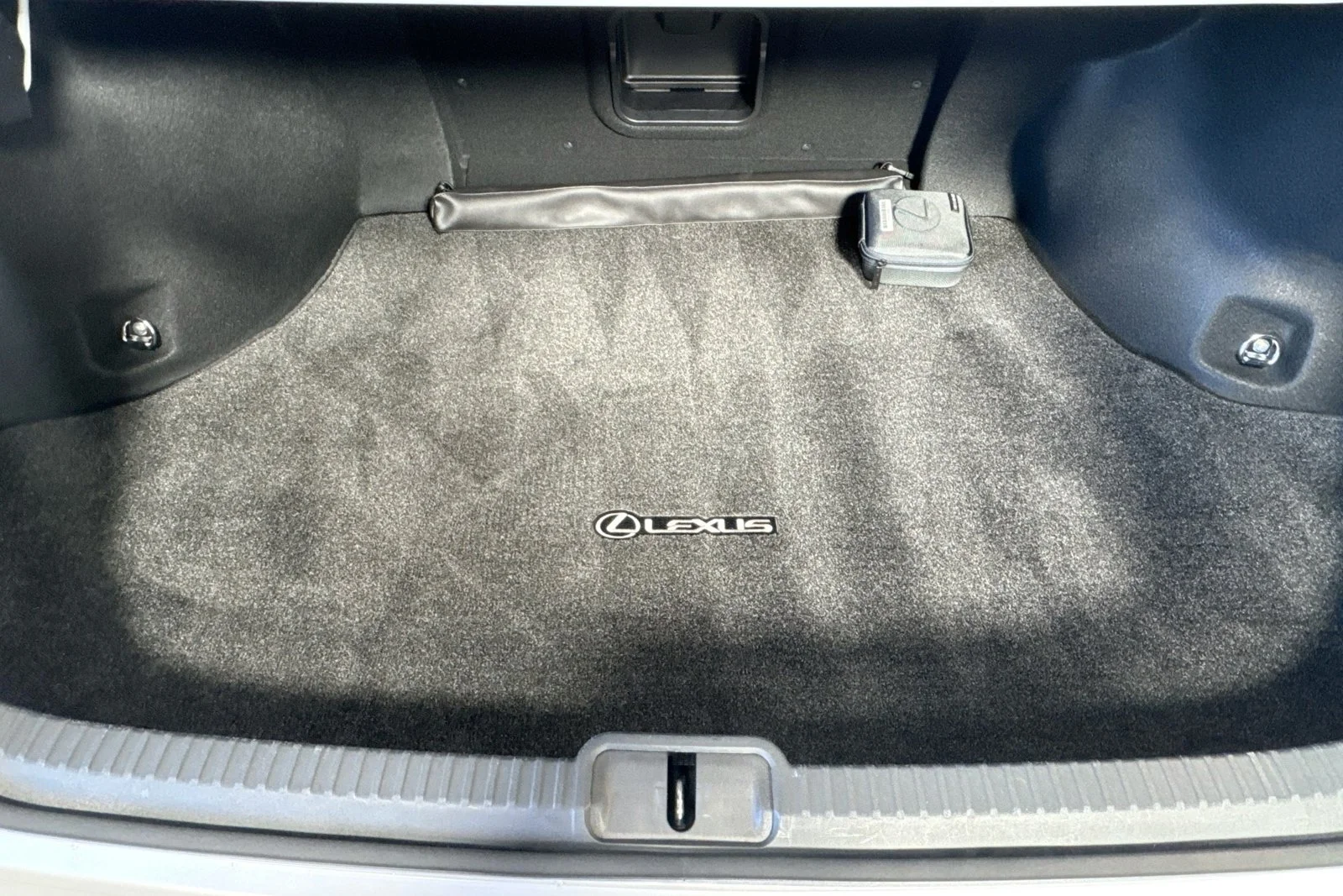 Used 2023 White Lexus ES 350 image 25
