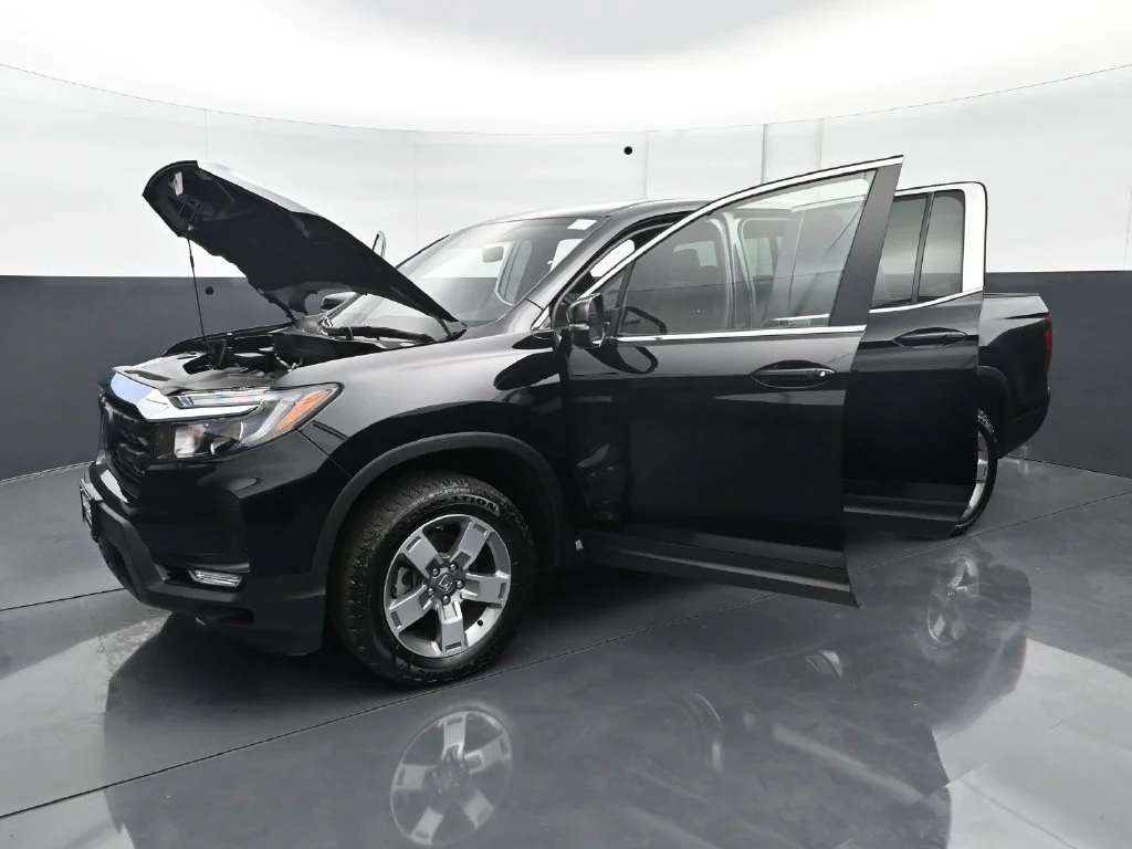 Used 2025 Black Honda RTL AWD image 27