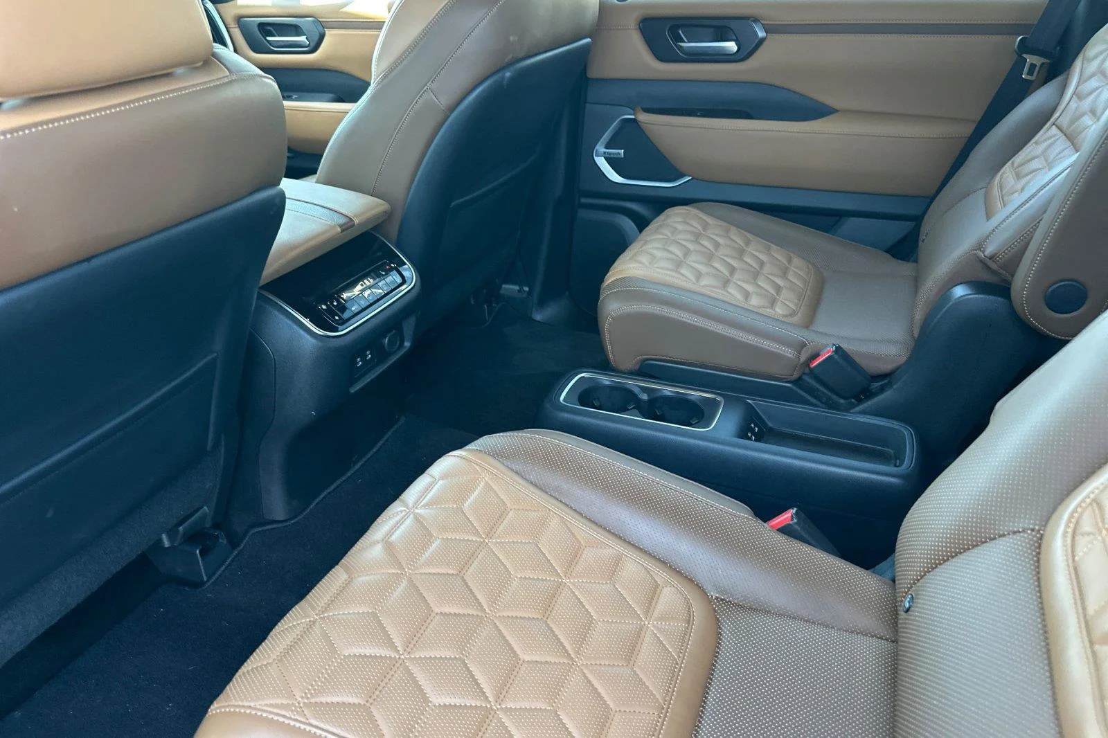 New 2025 Everest White Pearl Nissan Platinum Reserve image 12