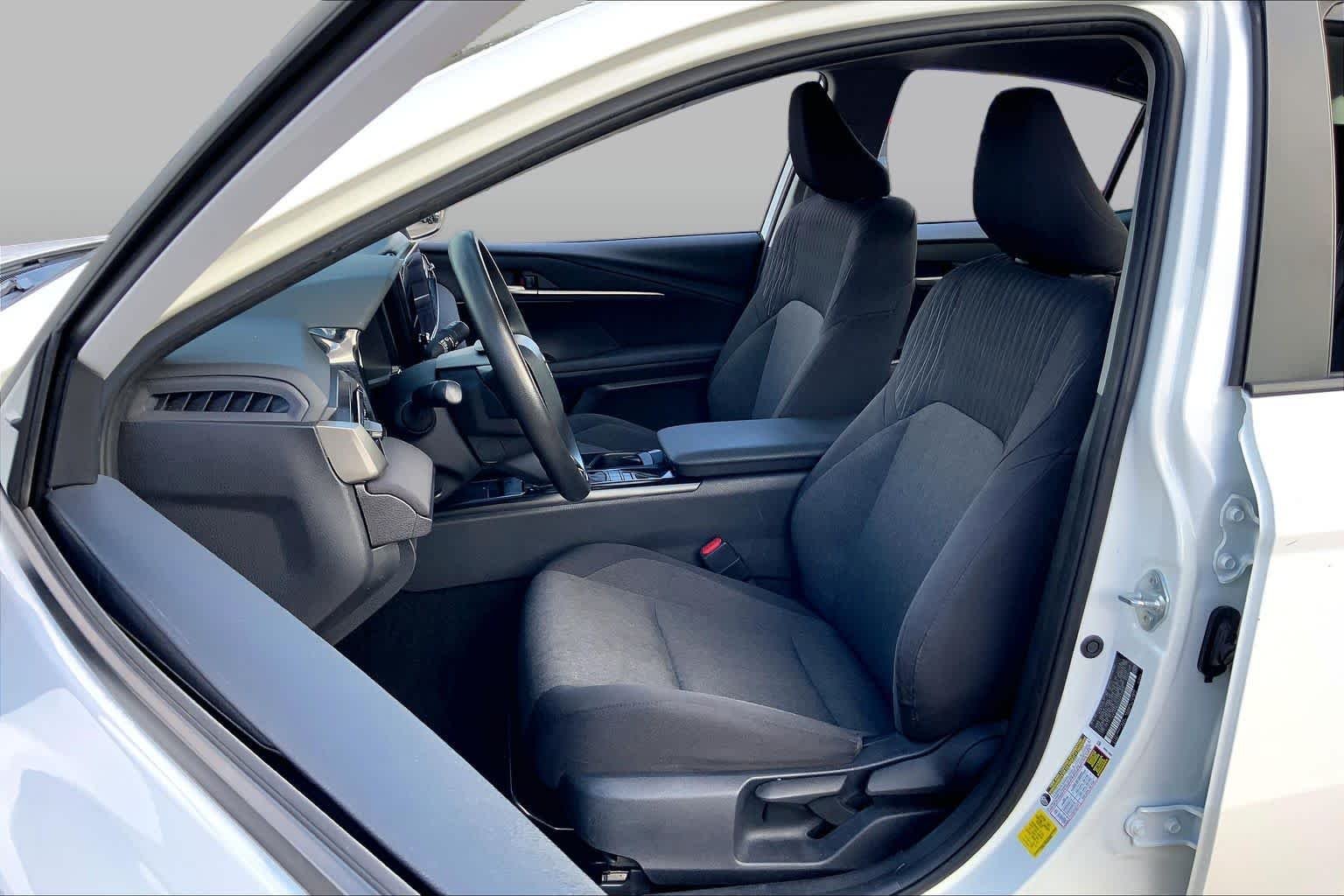 Used 2025 Ice Cap Toyota LE image 8