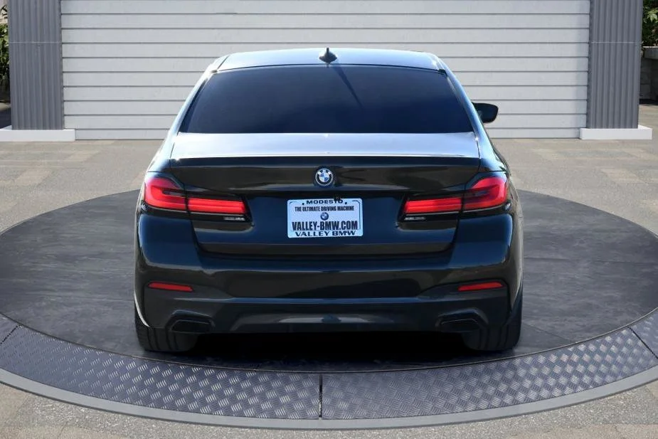 Used 2022 Black Sapphire Metallic BMW 530e iPerformance image 4