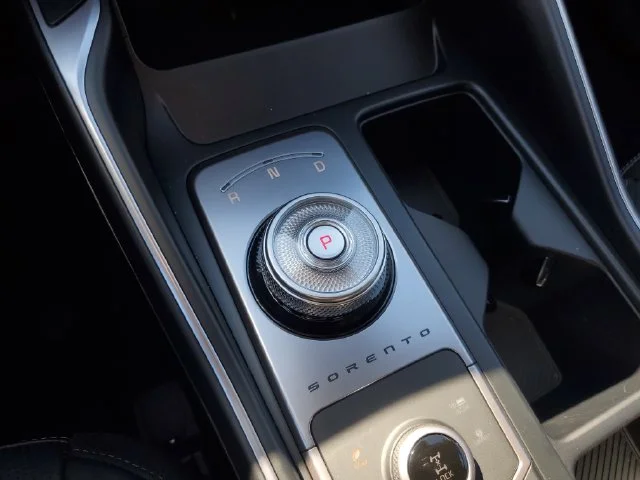 Used 2025 White Kia EX image 31
