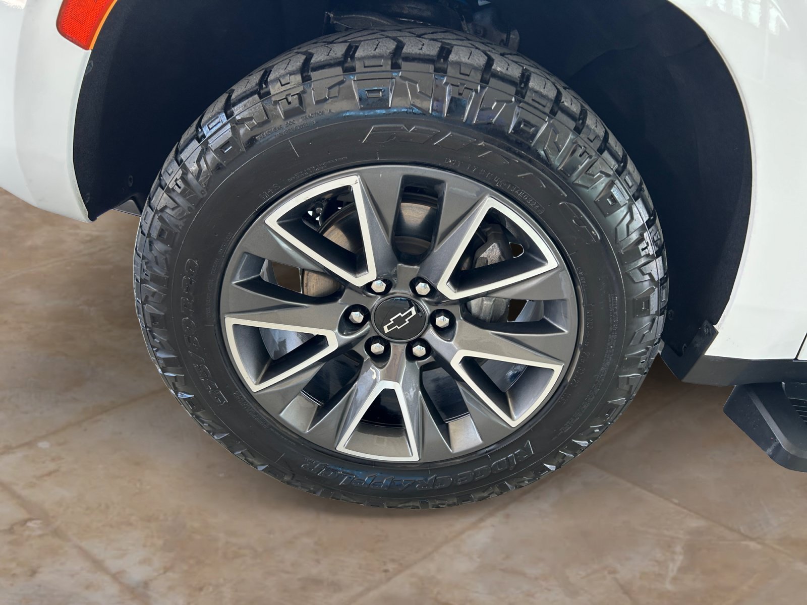 Used 2022 Summit White Chevrolet Z71 image 26