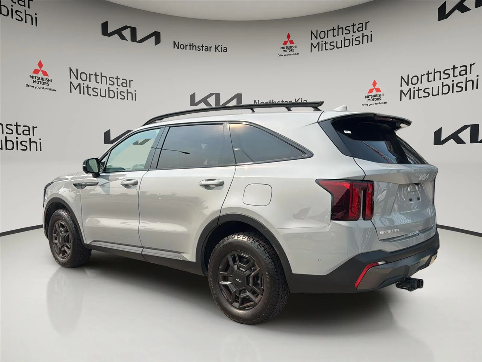 Used 2024 Wolf Gray Kia X-Pro SX Prestige image 4