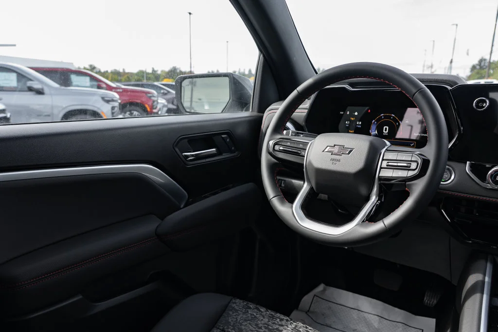 New 2026 Summit White Chevrolet Z71 image 12