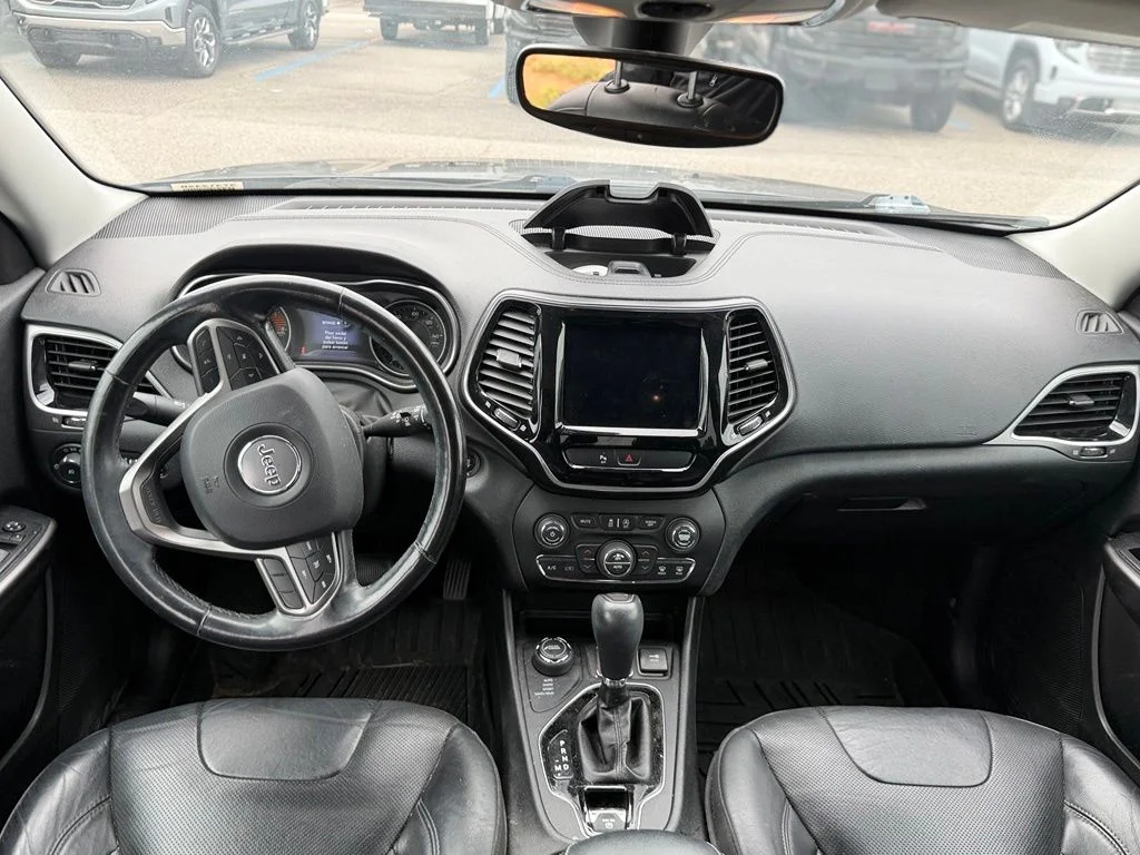 Used 2019 Gray Jeep Limited image 11