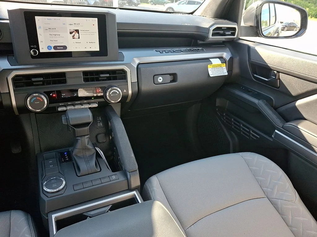 2026 Toyota Tacoma SR5 - Photo 12