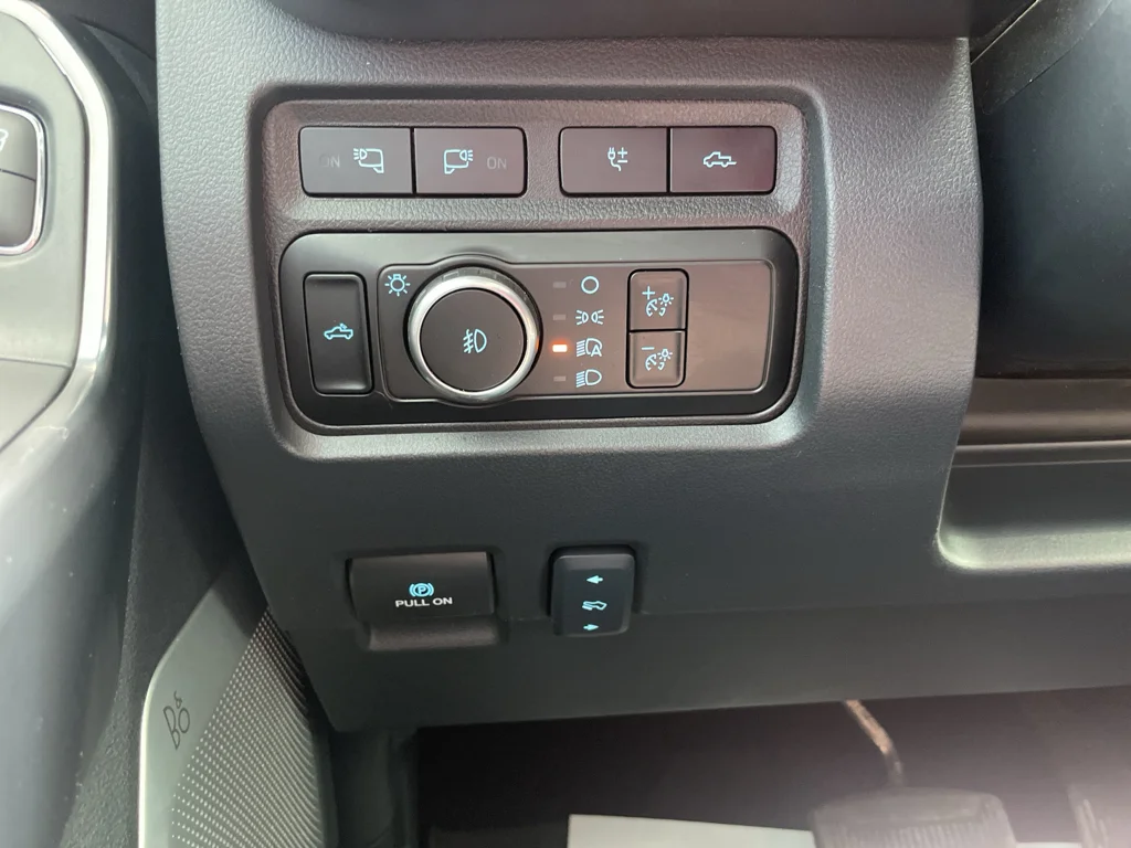 Used 2024 Black Ford Platinum Crew 4x4 H/O w/Tremor pkg image 23
