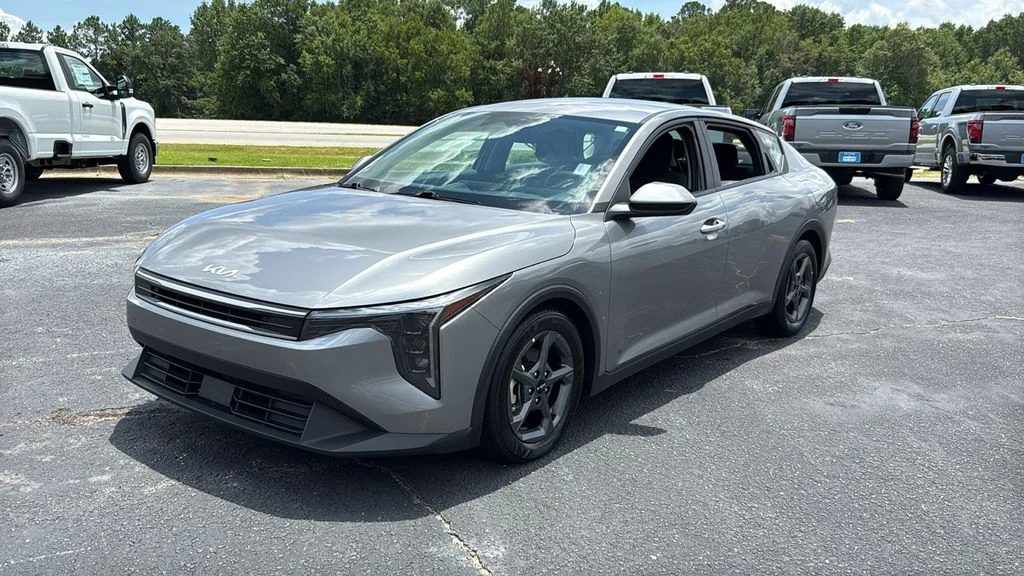 Used 2025 Gray Kia LXS image 3
