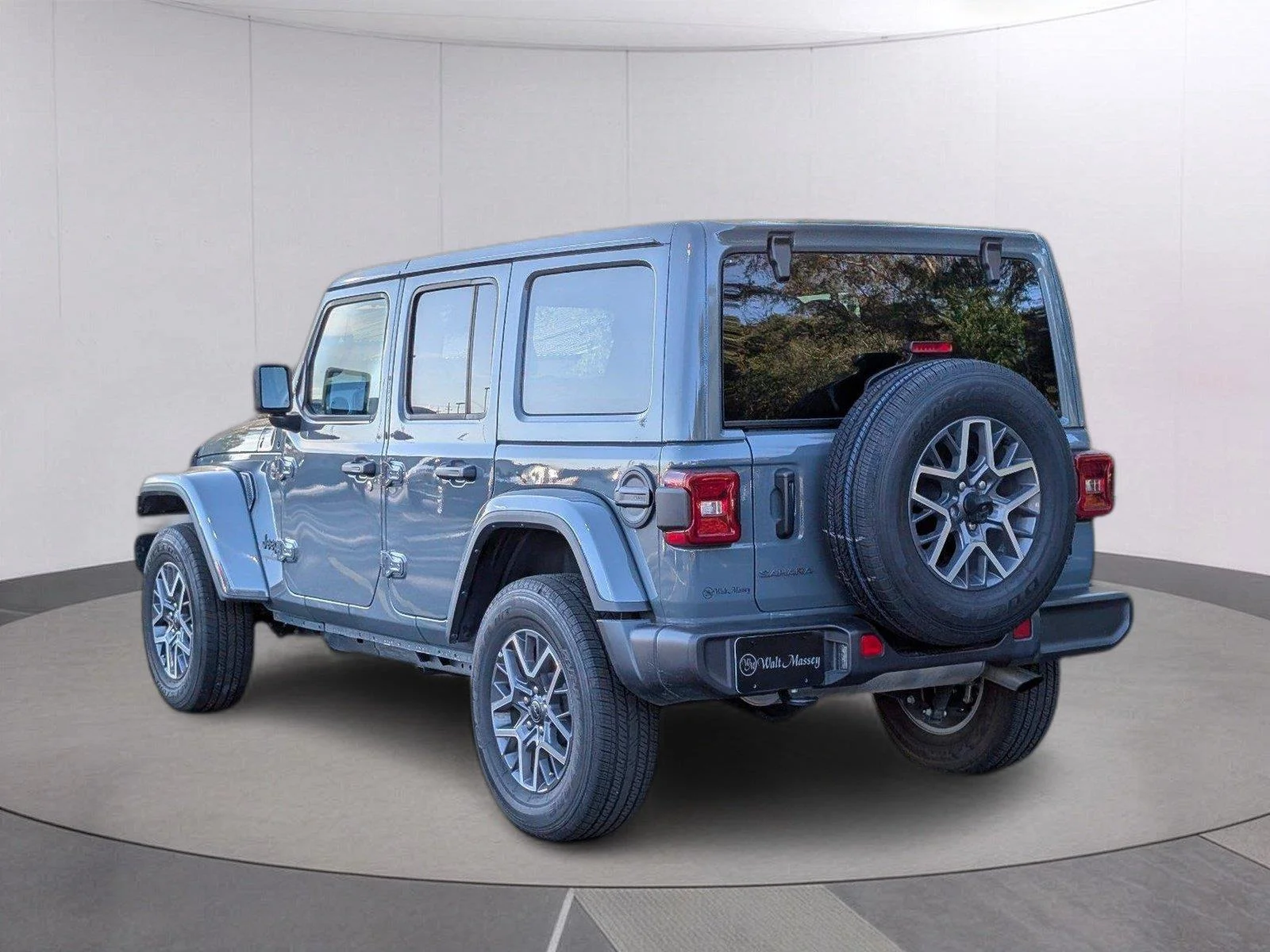 Used 2026 Anvil Clearcoat Jeep Sahara image 3