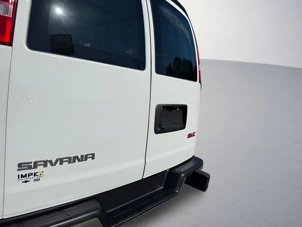 Used 2023 Summit White GMC Work Van image 27
