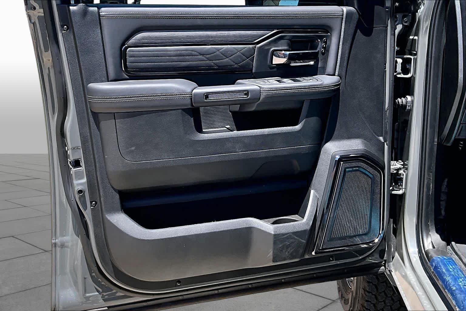 New 2026 Ceramic Gray Clear-Coat Exterior Paint RAM Limited image 11