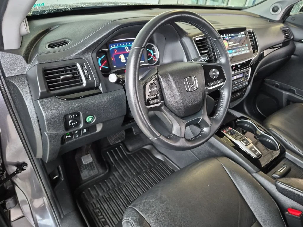 Used 2022 Modern Steel Metallic Honda Touring image 13