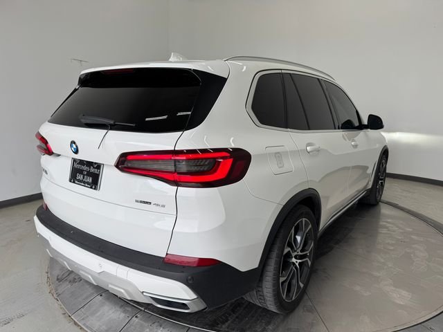 Used 2021 Alpine White BMW sDrive40i image 31