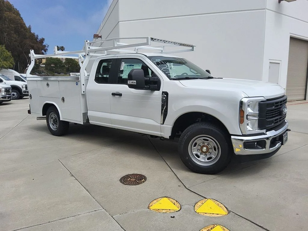 New 2026 Oxford White Ford XL image 25