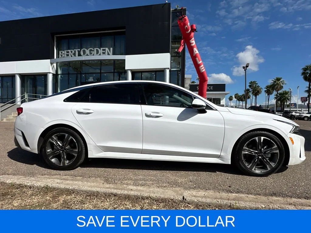 Used 2021 White Kia EX image 3
