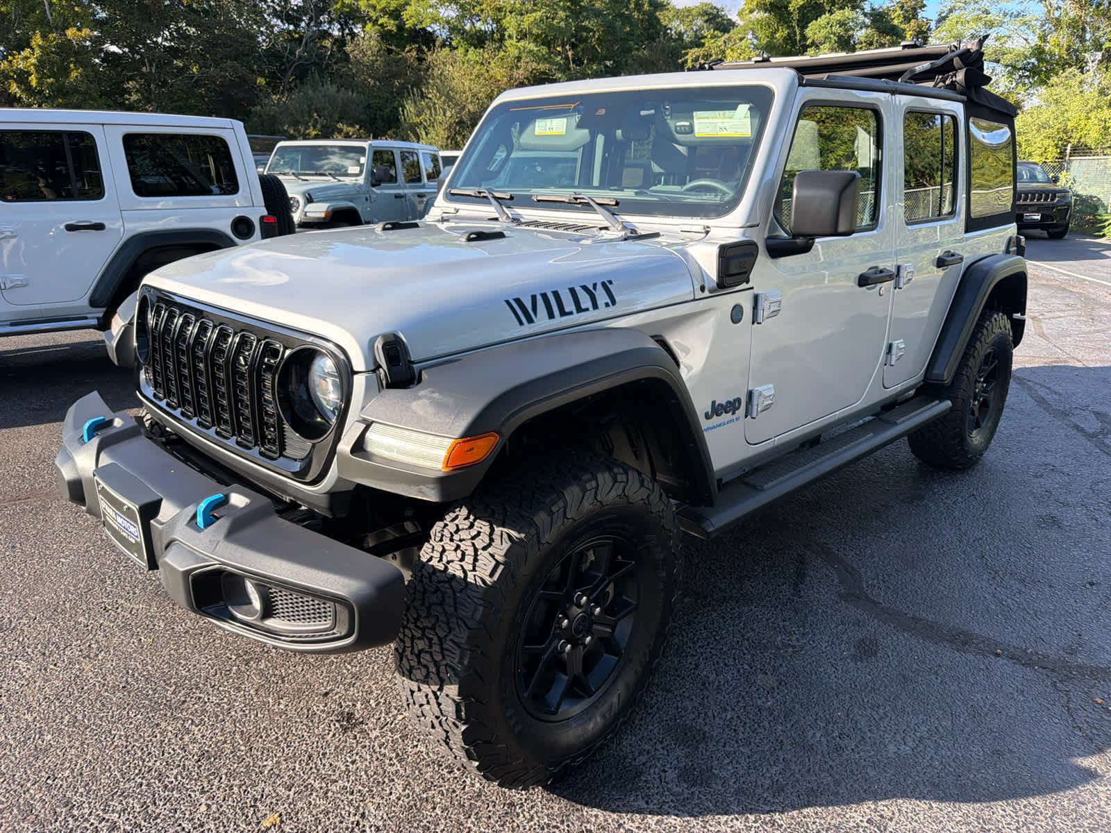 Used 2024 Silver Zynith Clearcoat Jeep Willys image 4