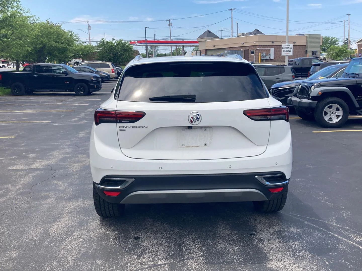 Used 2021 Summit White Buick Preferred image 6