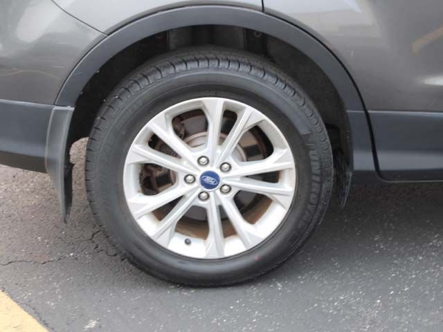 Used 2017 Magnetic Ford SE image 8