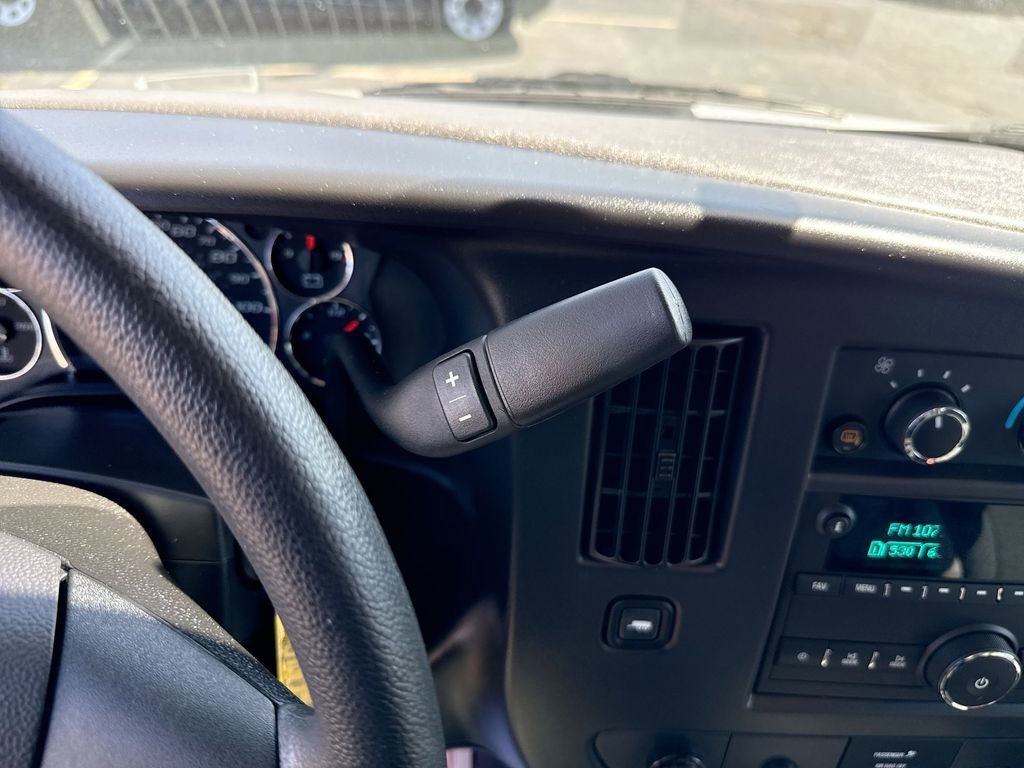 Used 2025 Summit White GMC Work Van image 17