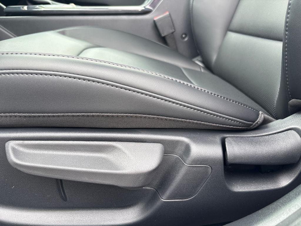 New 2026 Snow White Pearl Kia EX image 15