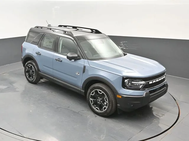 New 2026 Azure Gray Metallic Tri-Coat Ford Outer Banks® image 18
