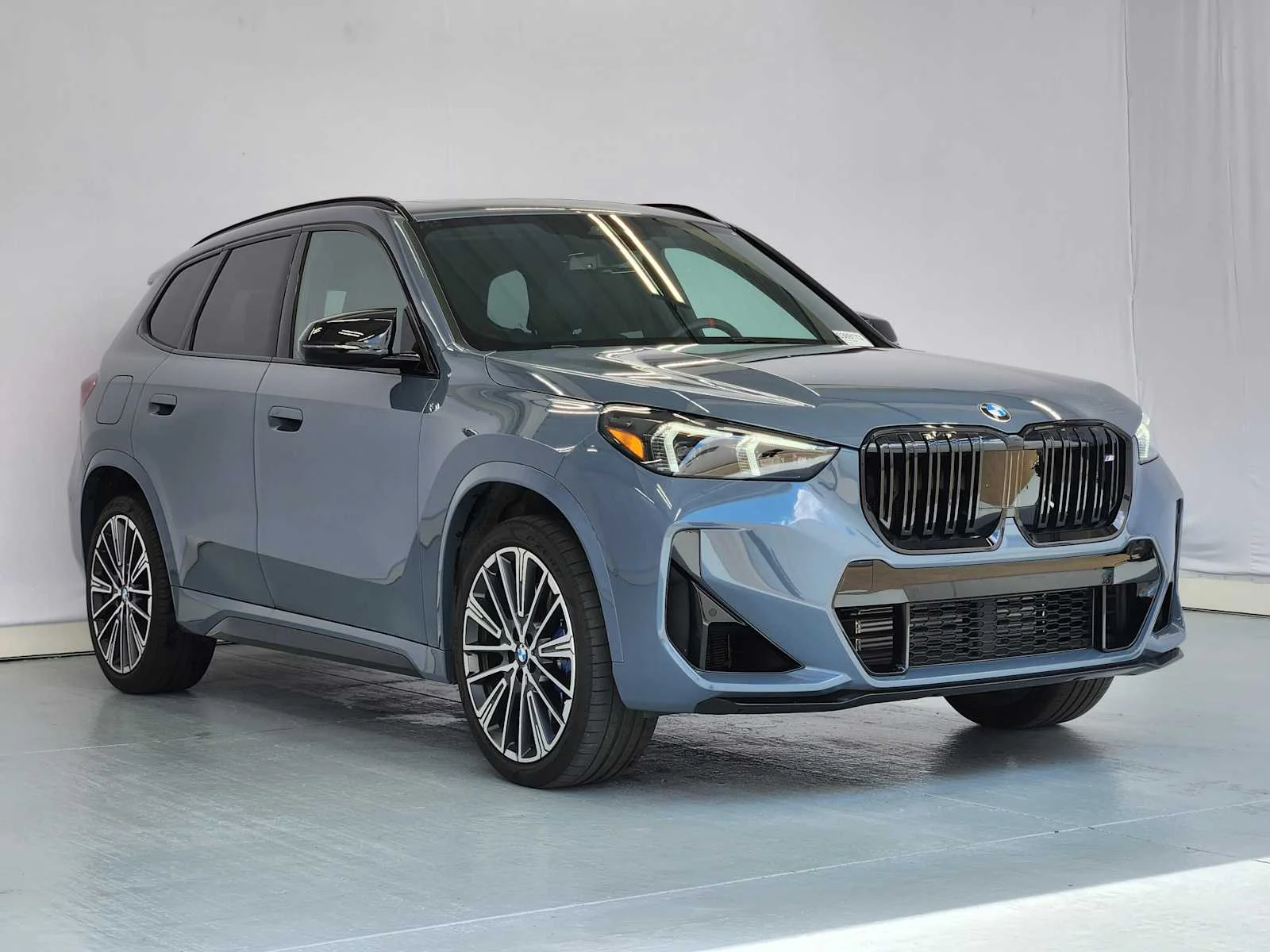 Certified Used 2025 Storm Bay Metallic BMW M35i image 2