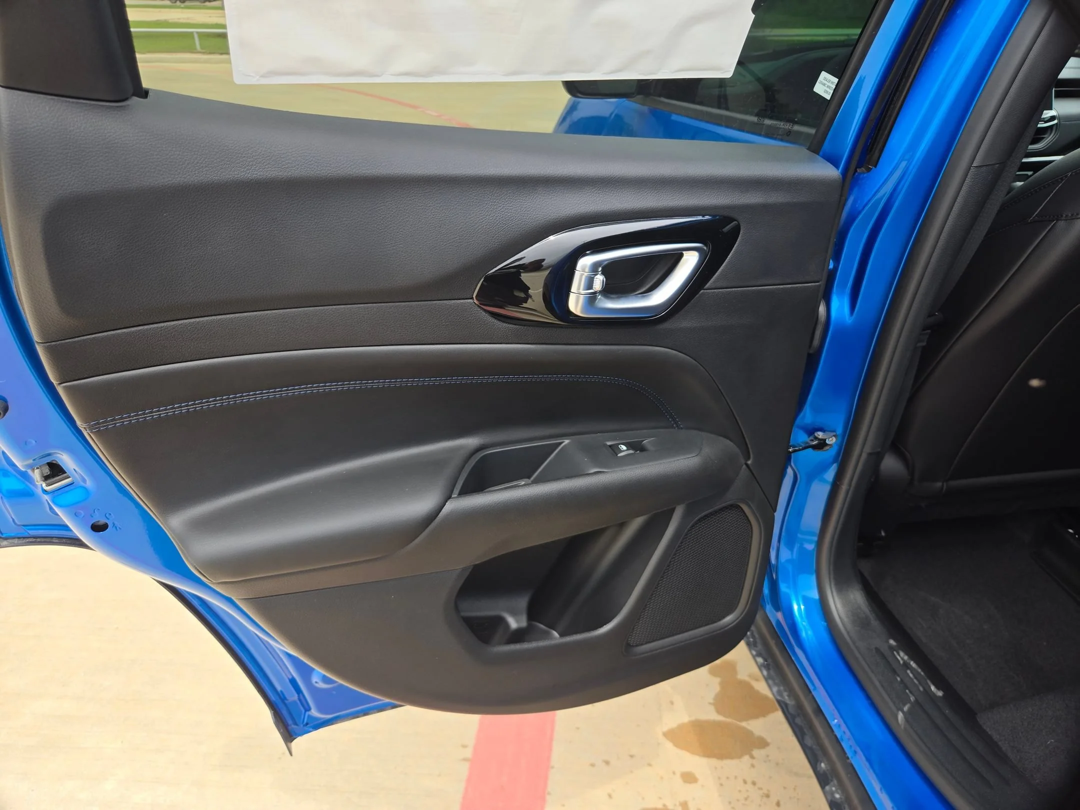 New 2026 Hydro Blue Pearlcoat Jeep Latitude image 14