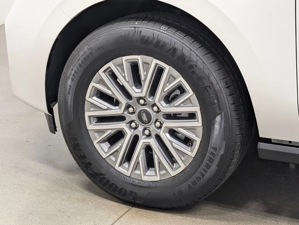 New 2027 Star White Metallic Tri-Coat Ford MAX Platinum image 2