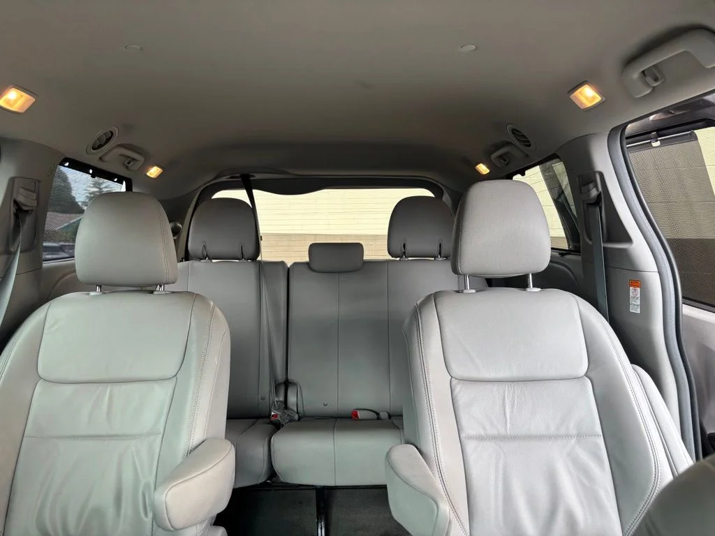 Used 2017 Predawn Gray Mica Toyota XLE image 31