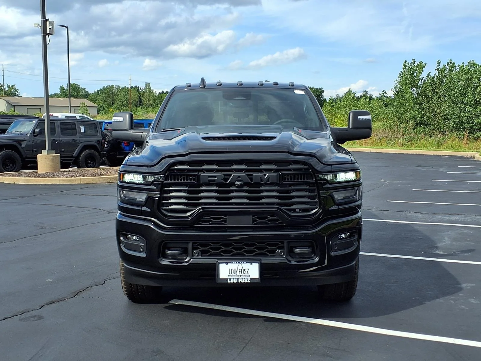 New 2026 Diamond Black Crystal Pearl-Coat Exterior Paint RAM Big Horn image 22