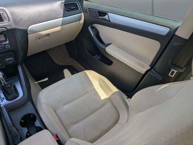 Used 2013 Gray Volkswagen 2.5L SE image 17