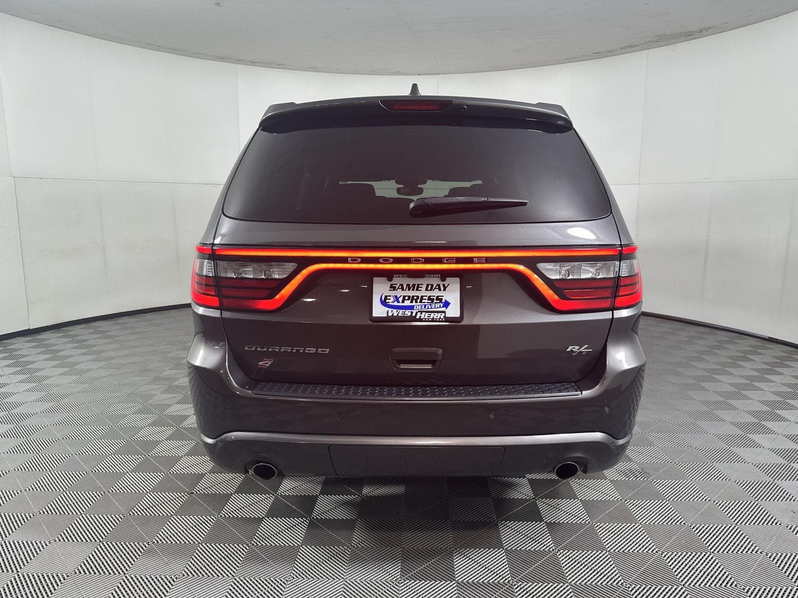 Used 2020 Granite Crystal Metallic Dodge R/T image 13