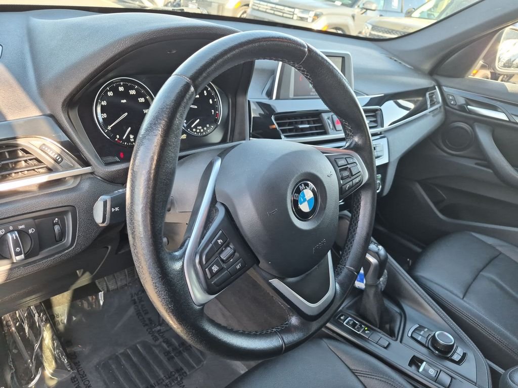 Used 2018 Gray BMW sDrive28i image 17