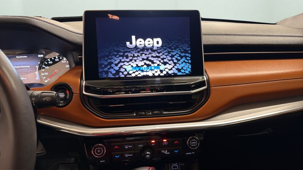 Used 2024 White Jeep Limited image 11