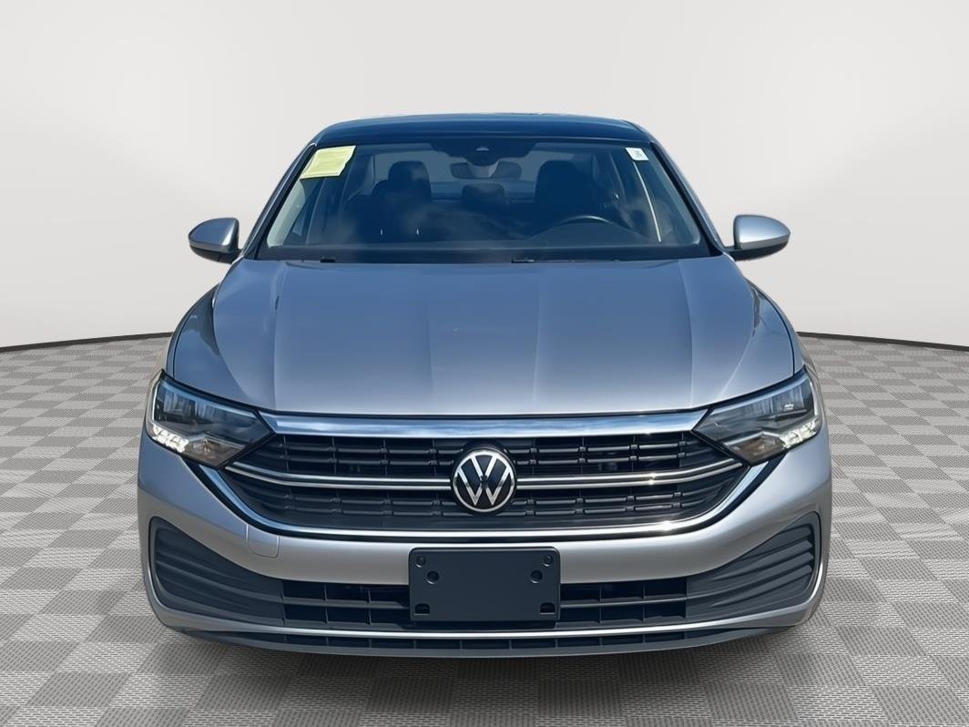 Used 2024 Pyrite Silver Metallic Volkswagen SE image 2