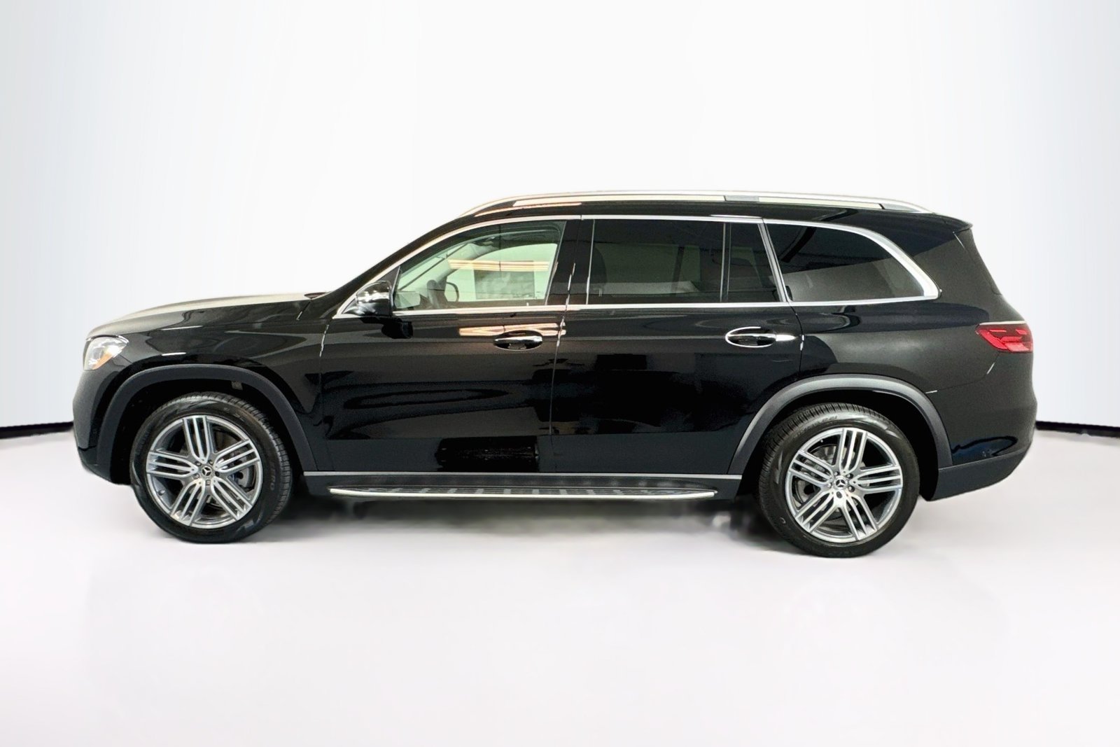 New 2026 Black Mercedes-Benz GLS 450 image 8