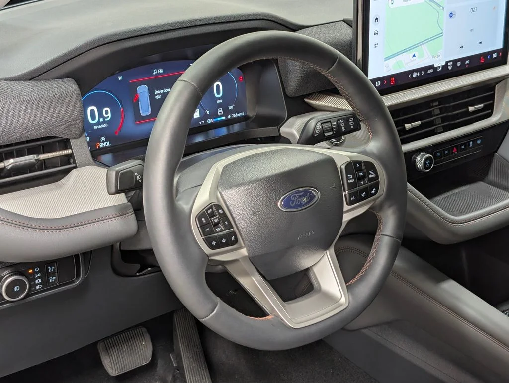 New 2026 Star White Metallic Tri-Coat Ford Active image 9