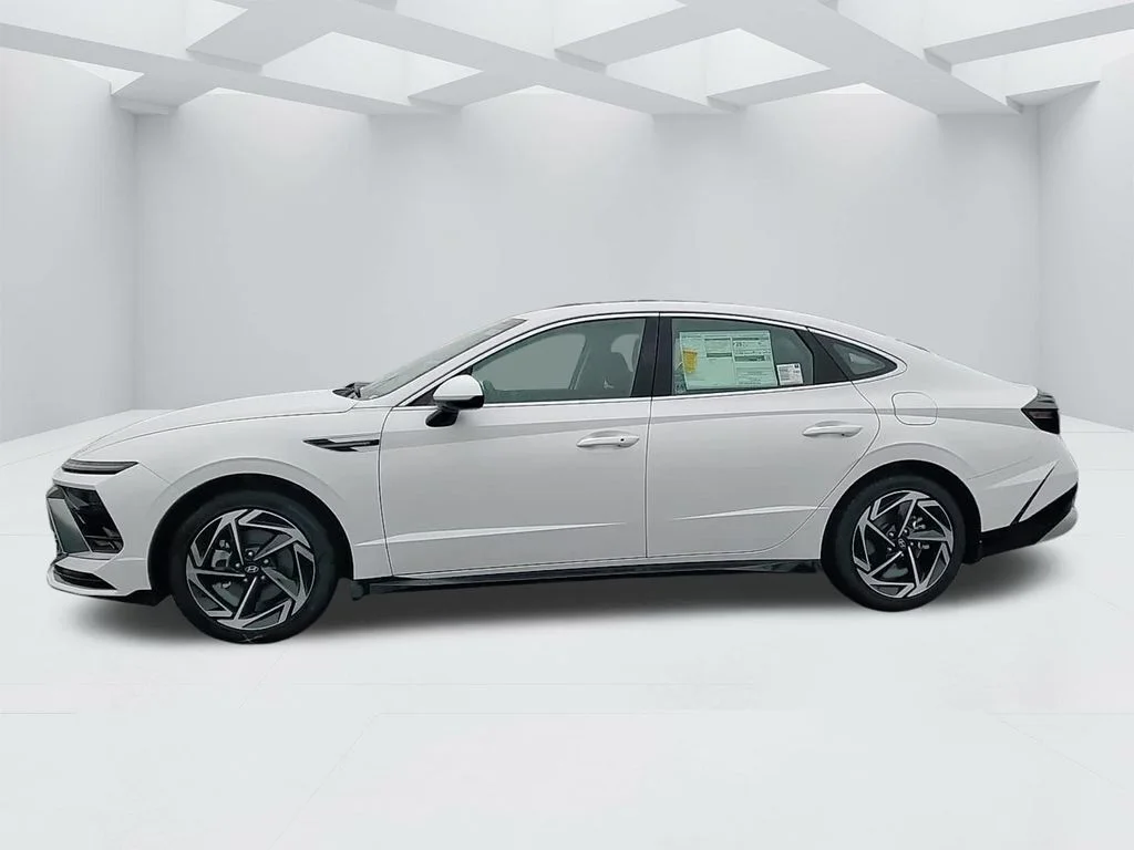 New 2026 White Hyundai SEL Sport image 8