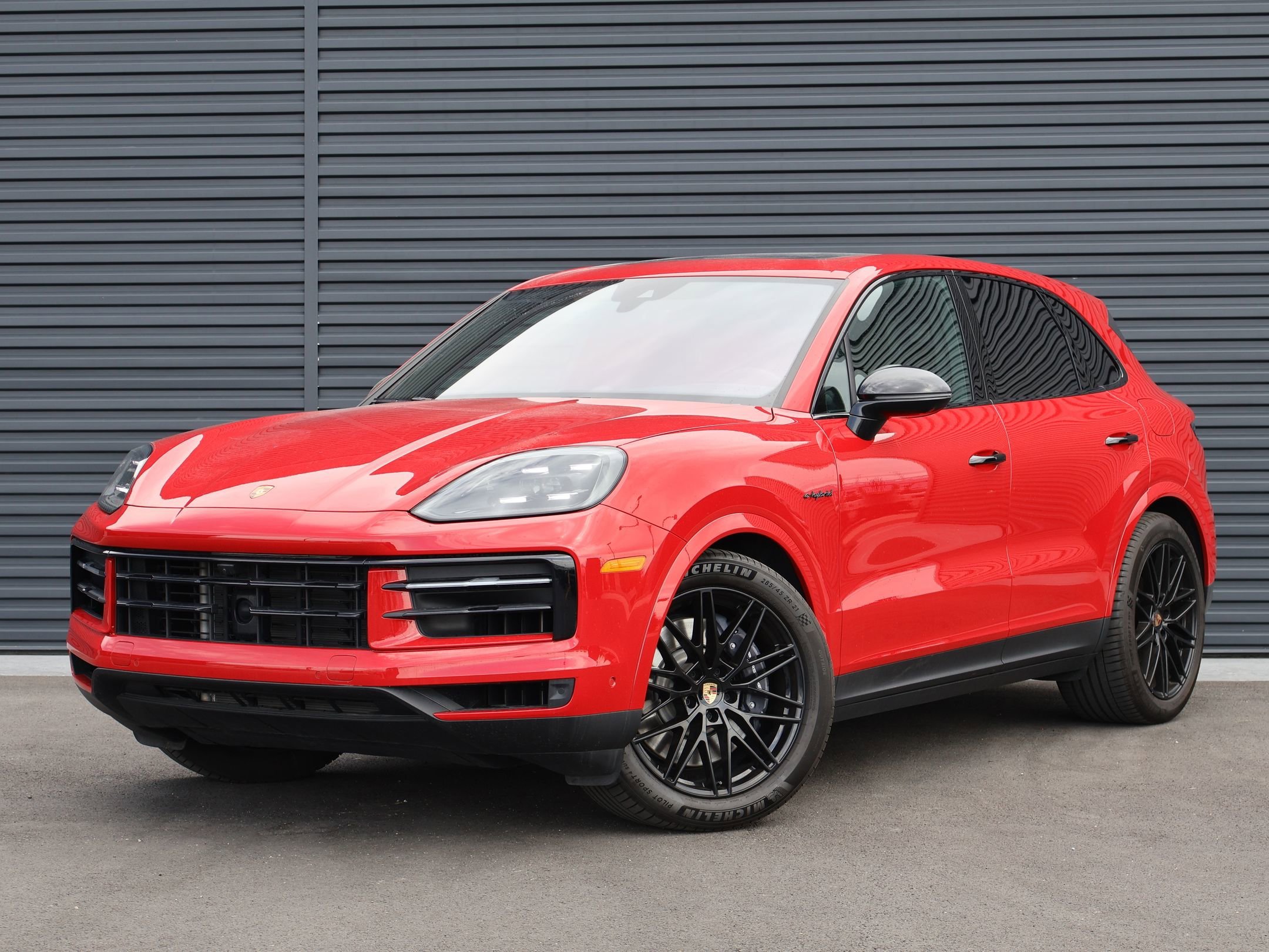 2025 Porsche Cayenne E-Hybrid's photo