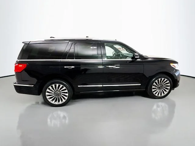 Used 2019 Black Lincoln Reserve image 8