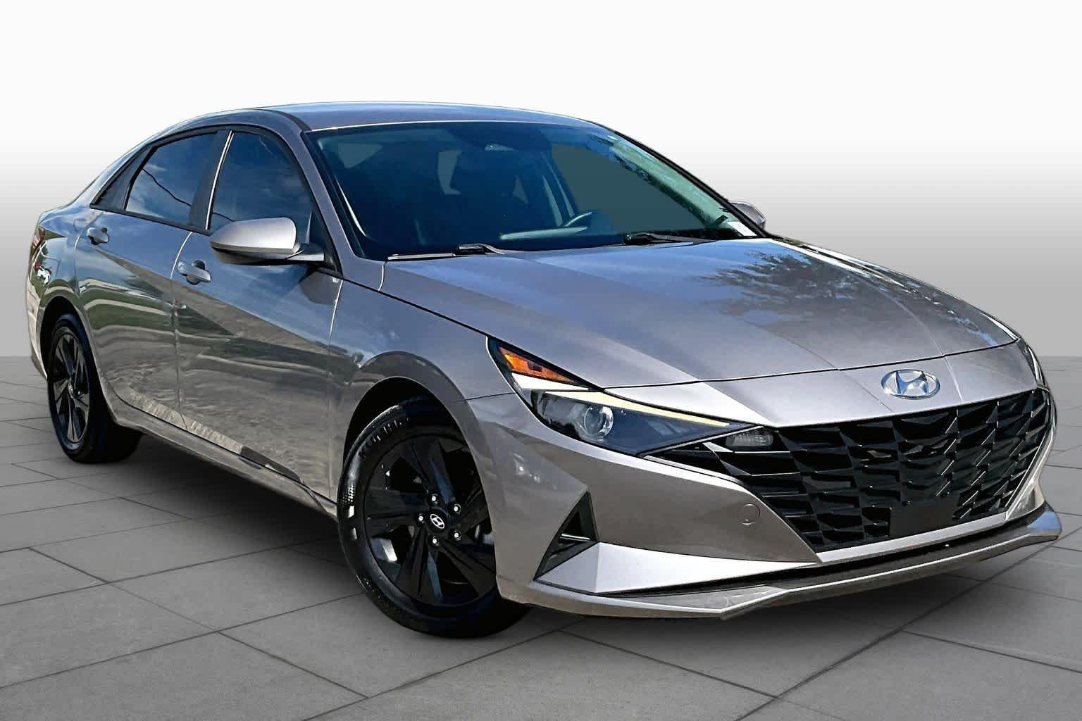 Used 2021 Fluid Metal Hyundai SEL image 3