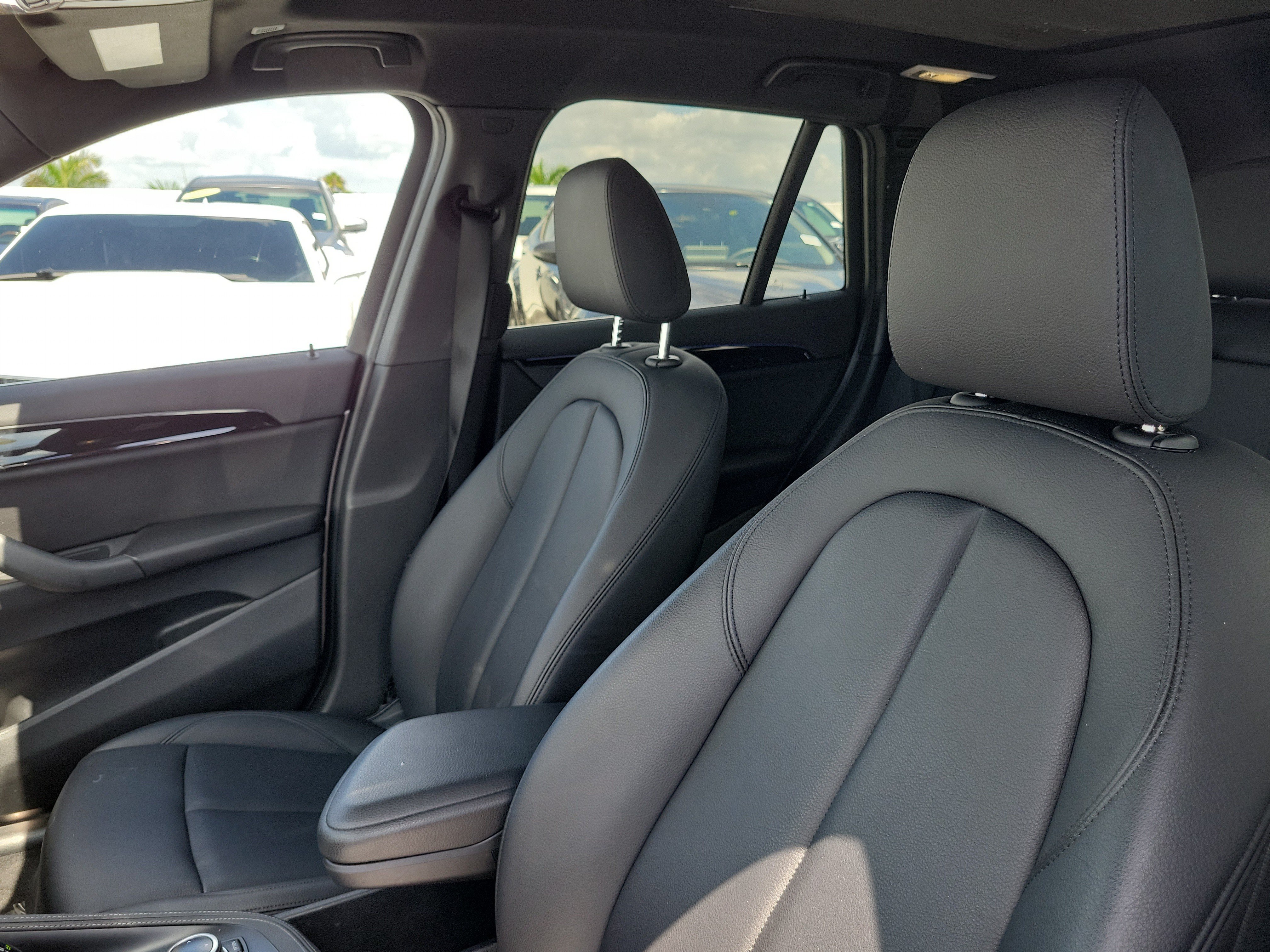 Used 2022 Cashmere Silver Metallic BMW sDrive28i image 21